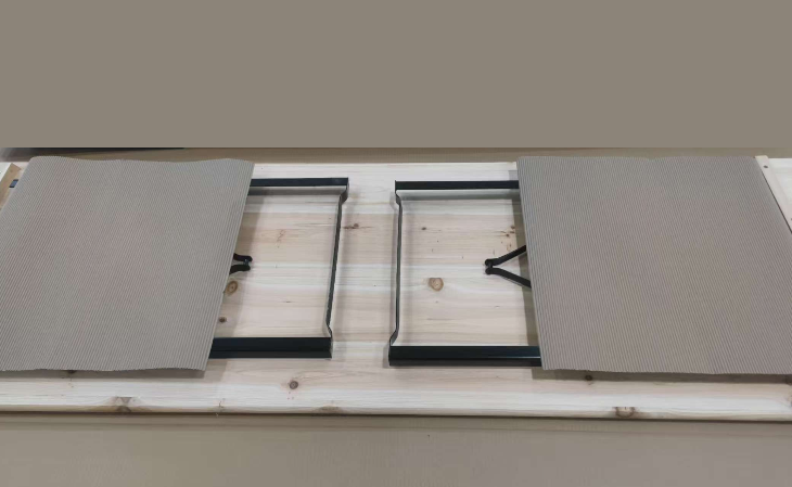 Gasilska miza z dvema klopema komplet – dimenzija 180 x 60 x 76 cm